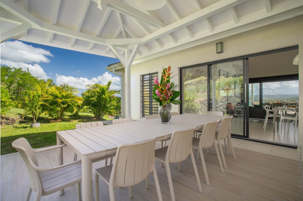 Location_Villa_Les_Trois_Ilets_Martinique_salon côté jardin (3)